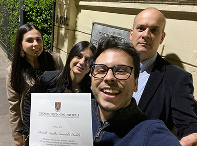 Selfie de Carlos Méndez celebrando con sus compañeros